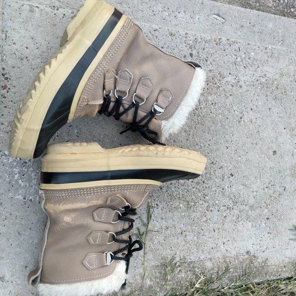 Sorel boots - Picture 10 of 11